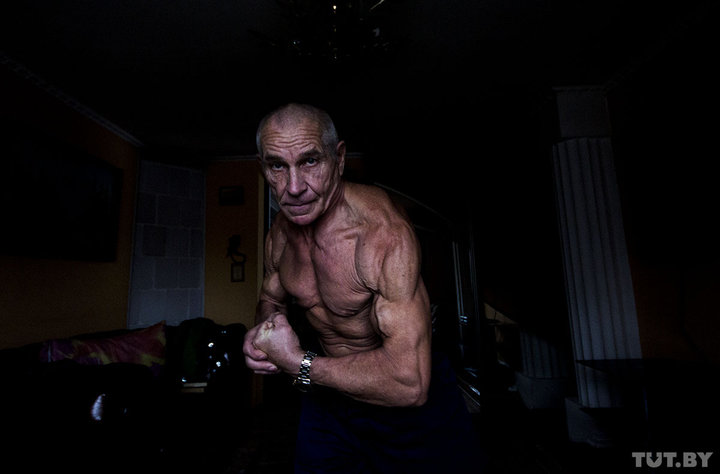 «Так обидно, когда в автобусе место уступают» — 70-летний пенсионер решил больше не стареть «Так обидно, когда в автобусе место уступают» — 70-летний пенсионер решил больше не стареть