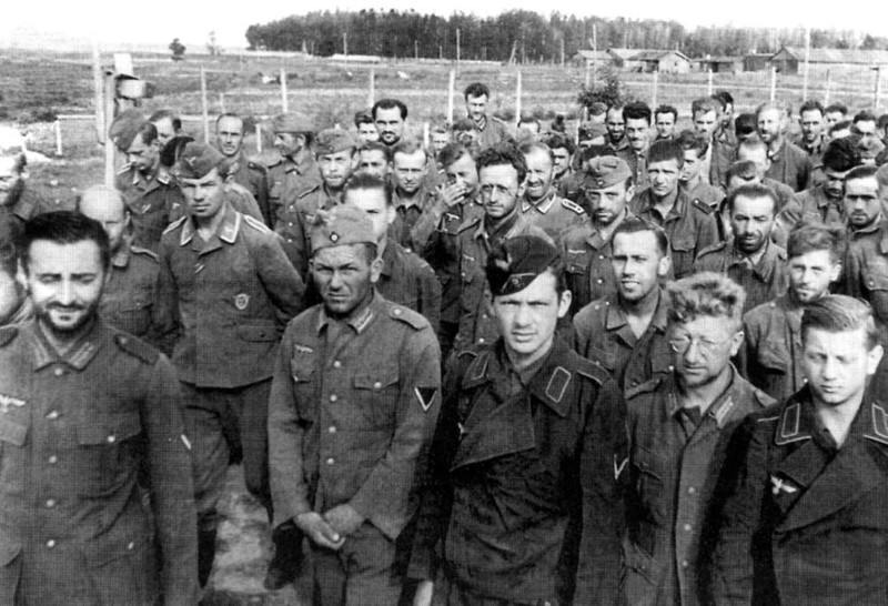 Миллионы сдавшихся солдат: ложь о первых днях войны (21 фото) Миллионы сдавшихся солдат: ложь о первых днях войны (21 фото)