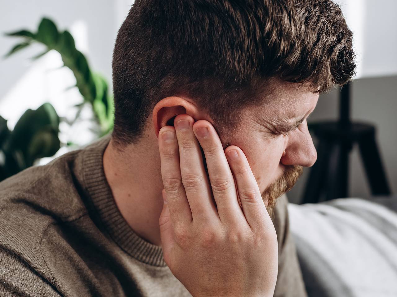 Врачи дали пять советов для профилактики потери слуха в старости