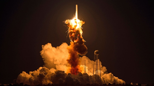 Ракету Antares в США взорвал оператор запуска. МКС,НАСА,космос. НТВ.Ru: новости, видео, программы телеканала НТВ Ракету Antares в США взорвал оператор запуска