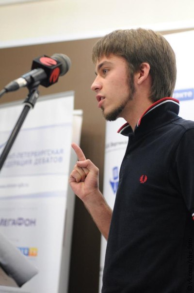 Новый виток кровавых репрессий против ЛГБТ: лидера парнасовской молодёжки забрали в армию