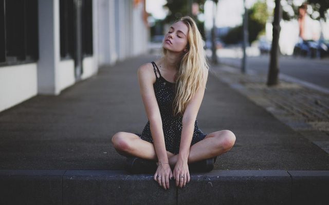 blonde-street-stay-fresh