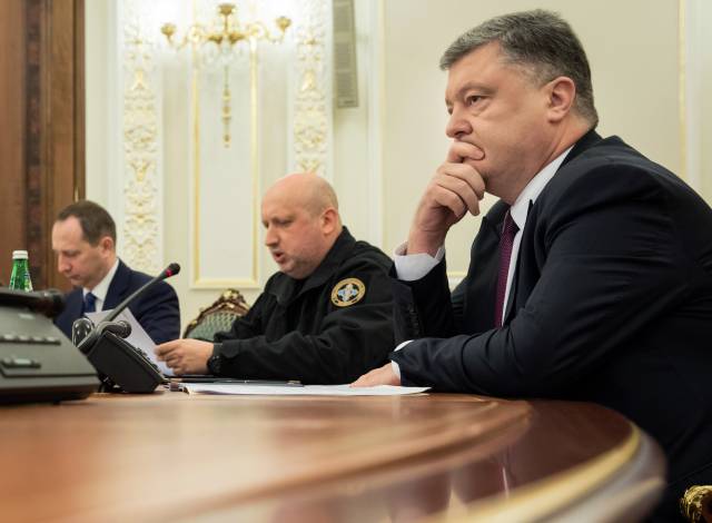 Порошенко не вошел в тройку фаворитов на пост президента Украины