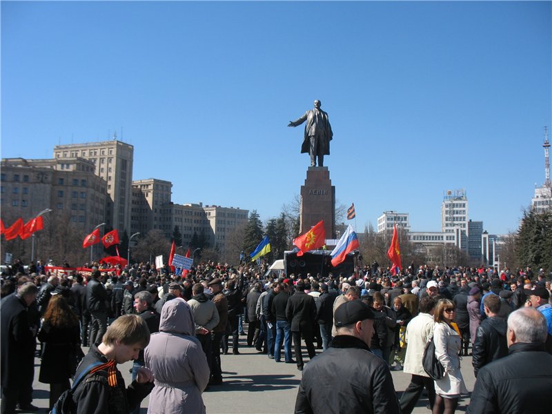 Харьков и Донецк - общий митинг перерастает в антибандеровское восстание