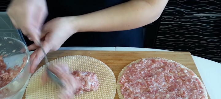 Очень необычная и аппетитная замена скучным котлетам Очень необычная и аппетитная замена скучным котлетам