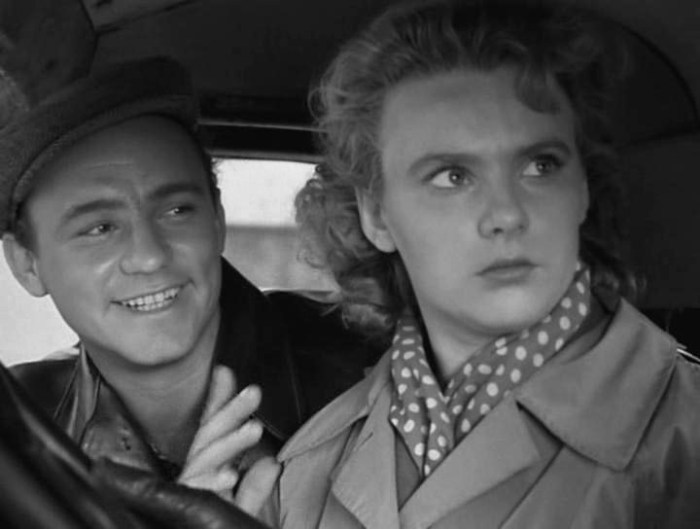 Кадр из фильма *Весна на Заречной улице*, 1956 | Фото: kino-teatr.ru Мгновение славы и годы забвения Нины Ивановой: Почему звезда фильма «Весна на Заречной улице» пропала с экранов