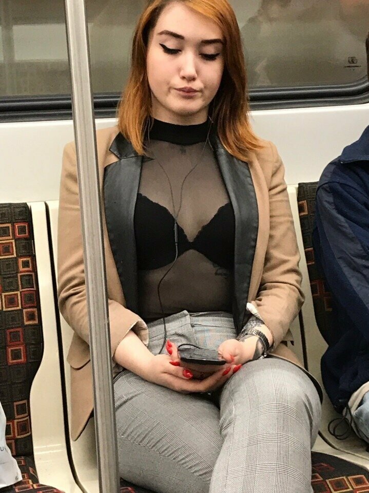 Мода - она такая Пассажиры метро слишком модные для этой планеты
(20 фото)