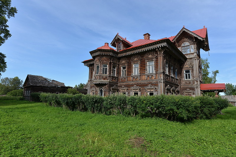 Потрясающей красоты древнерусский дом в покинутой деревне Потрясающей красоты древнерусский дом в покинутой деревне