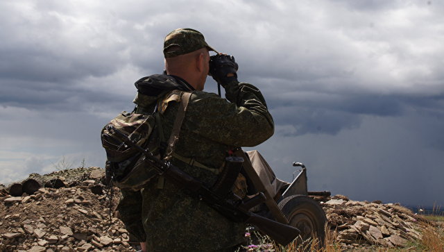 Военнослужащий Народной милиции ЛНР. Архивное фото Военнослужащий Народной милиции ЛНР. Архивное фото