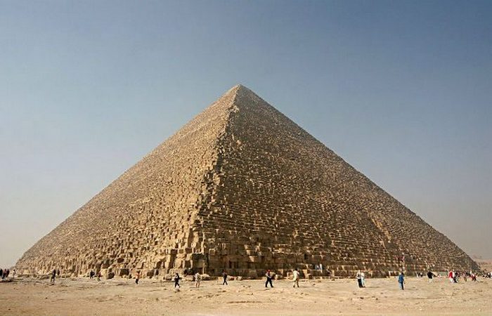 Семь чудес света: Великая пирамида Гизы.