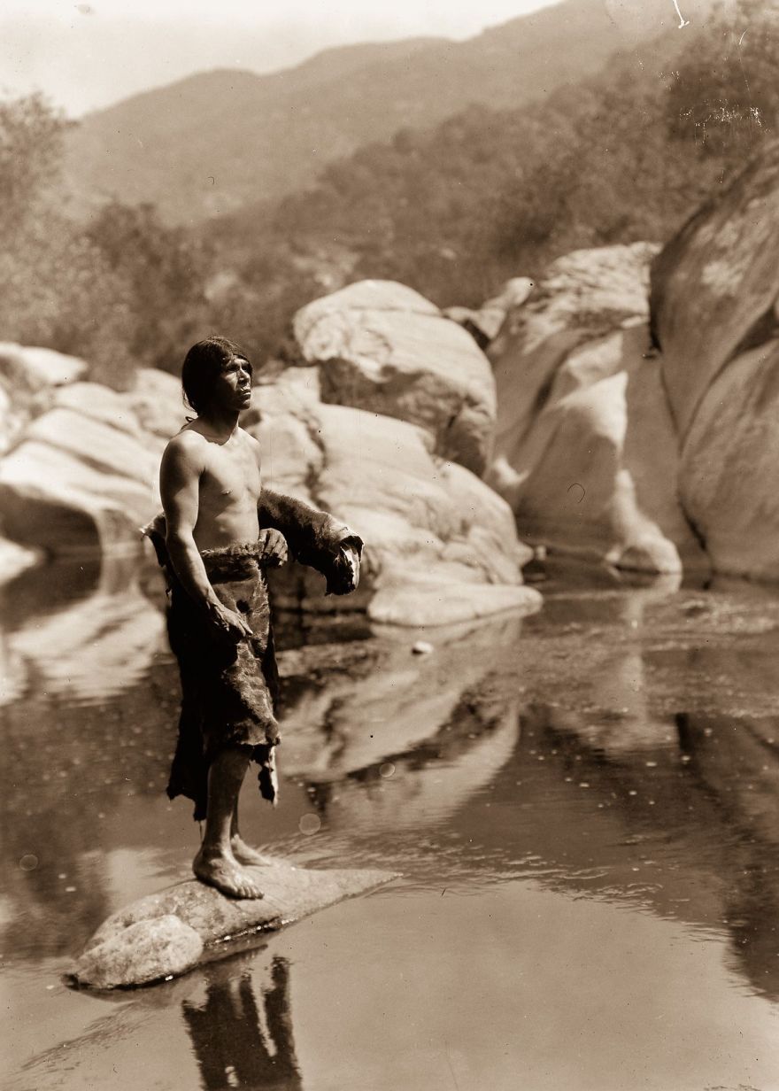 Редкие фотографии 1900-х годов показывают, как жили индейцы еще 100 лет назад