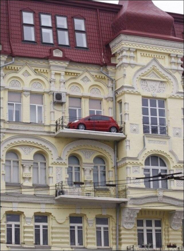 Что здесь происходит? Тут творится что-то не то
(15 фото)