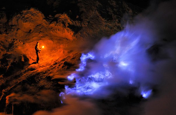 Kawah Ijen — вулкан с голубой лавой Kawah Ijen — вулкан с голубой лавой