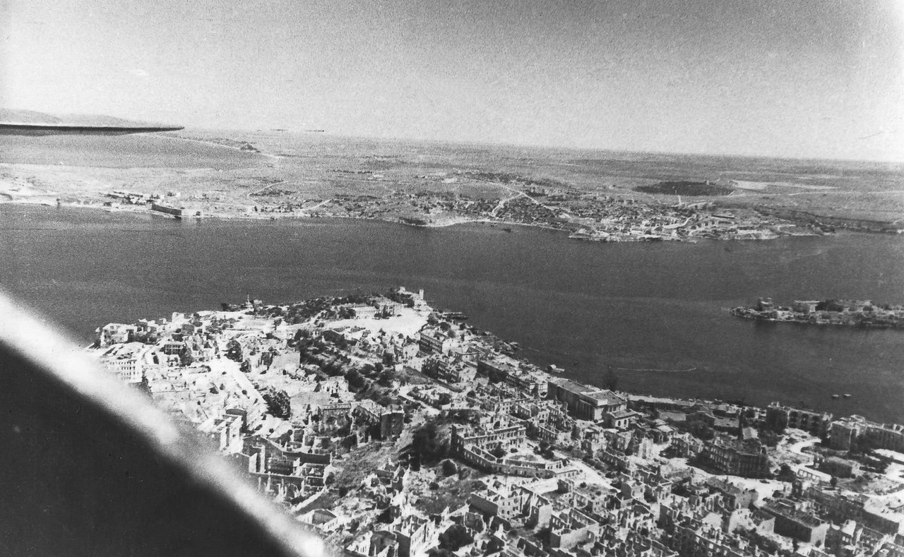 Освобождение Крыма и Севастополя. (63 ФОТО) Освобождение Крыма и Севастополя. (63 ФОТО)