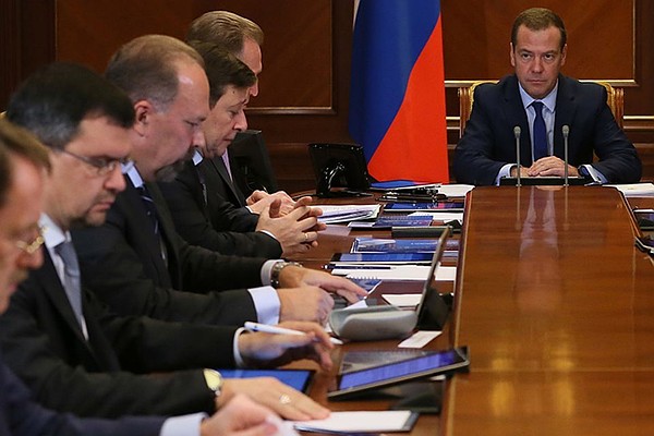 Правительство планирует начать повышать пенсионный возраст с 2019 года Правительство планирует начать повышать пенсионный возраст с 2019 года