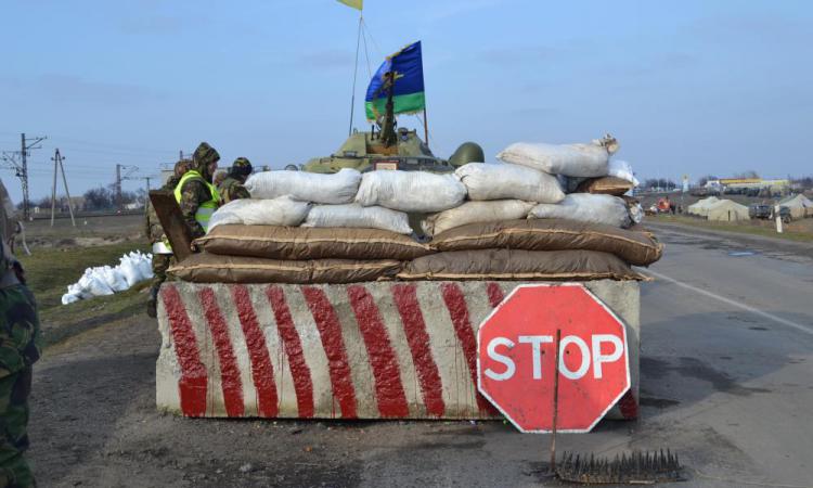 Украинские силовики не пускают продовольствие на Донбасс