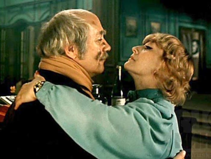 Кадр из фильма *Ищите женщину*, 1982 | Фото: kino-teatr.ru Кадр из фильма *Ищите женщину*, 1982 | Фото: kino-teatr.ru