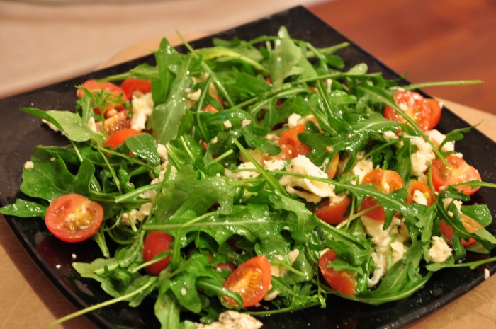 Лёгкий и невероятно вкусный летний салат. \ Фото: kristinatt.blogspot.com. 8 вкусных овощных салатов, которыми не стыдно угостить гостей