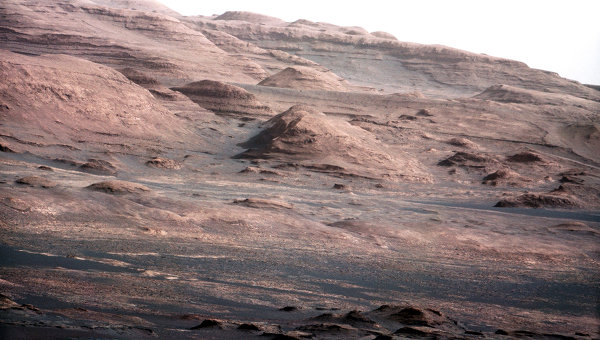 Цветной снимок Марса, сделанный марсоходом Curiosity. Архив