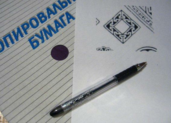 Удивительная вышивка крючком на ткани...