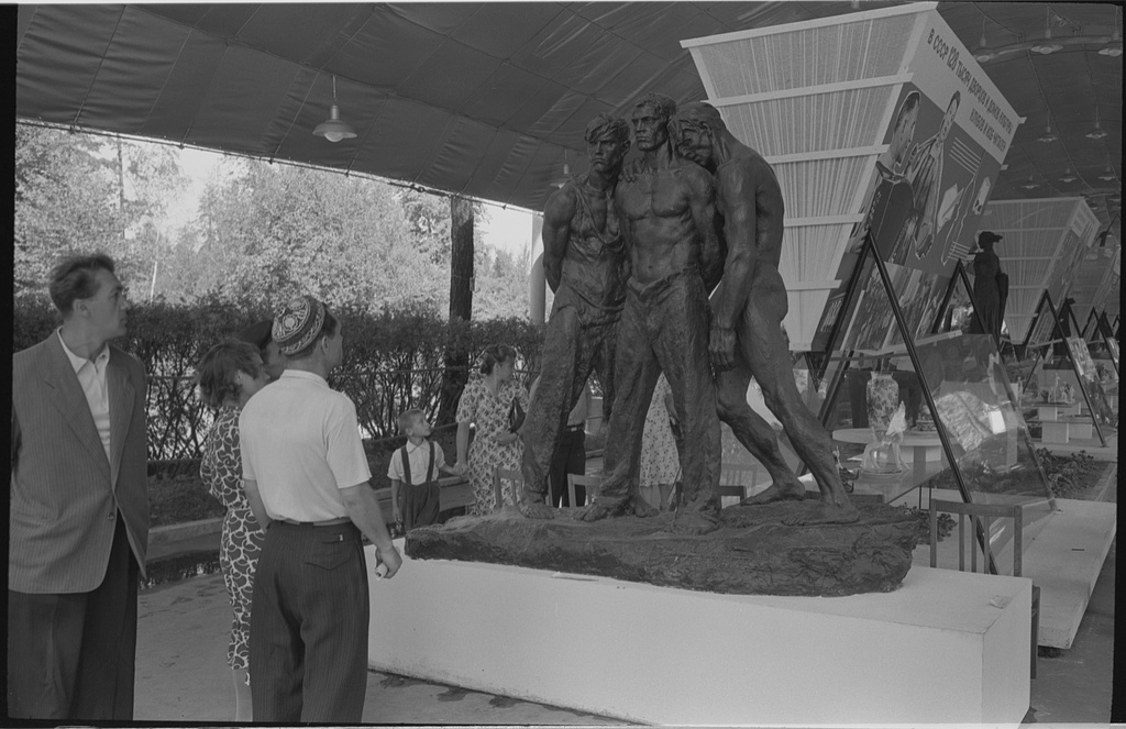 Moscow’s-Sokolniki-1959-expo-10.jpg