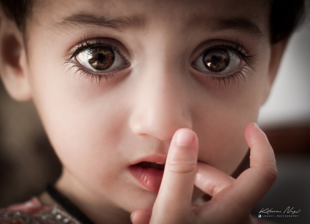 20-photographs-that-look-at-you-artnaz-com-1