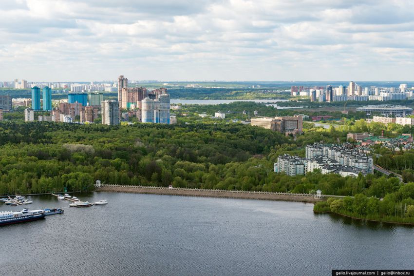 Тренировочный военный полет над центром Москвы москва, авиация, вид