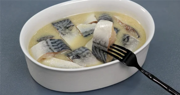 Малосольная пряная скумбрия