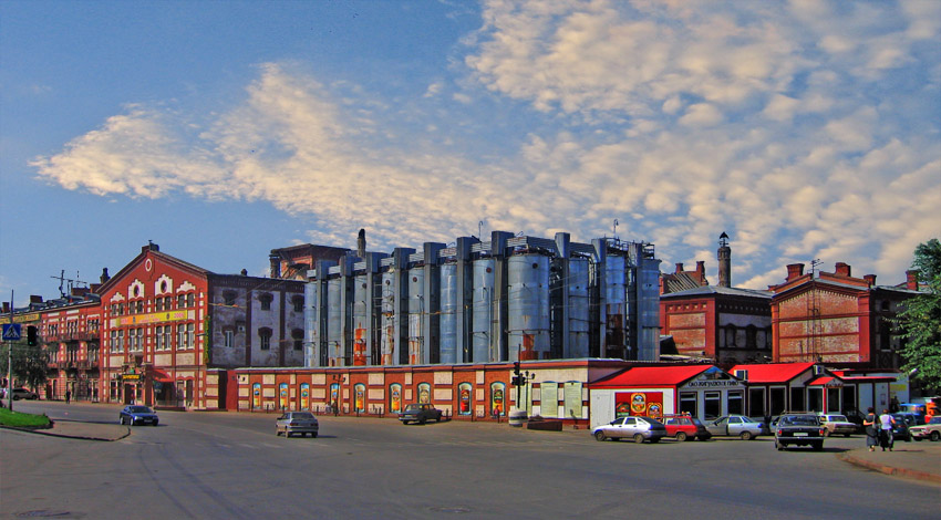 вид на Жигулёвский пивзавод, и знаменитую пивнушку &quot;Дно&quot;.