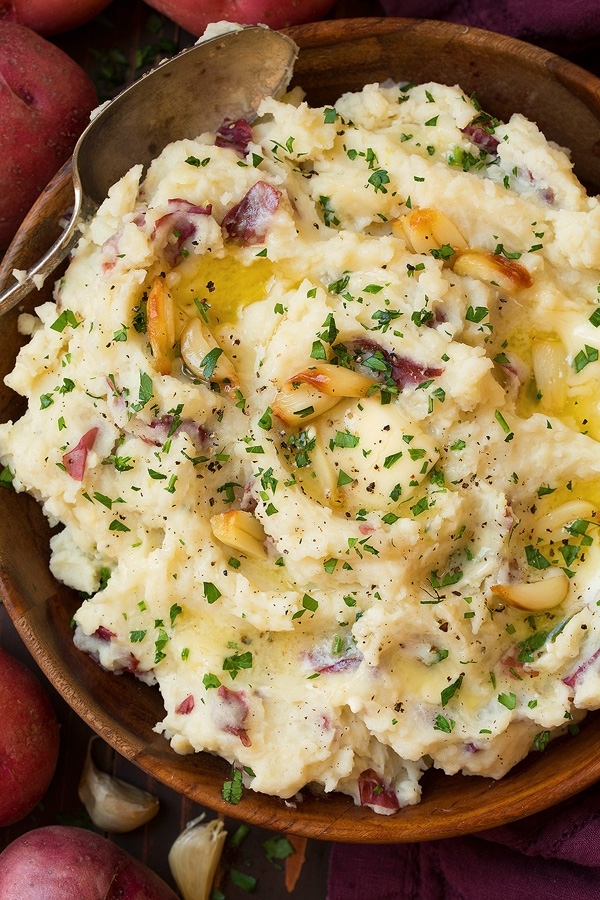Картофельное пюре с жареным чесноком Картофельное пюре с жареным чесноком