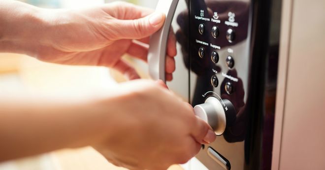 10 суперспособностей микроволновки, о которых мало кто знает. Разогрев еды — это капля в море! 10 суперспособностей микроволновки, о которых мало кто знает. Разогрев еды — это капля в море!