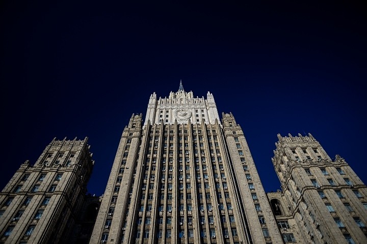 МИД РФ обратится в ОБСЕ из-за сообщений о попытках Би-би-си обвинить Россию в протестах во Франции