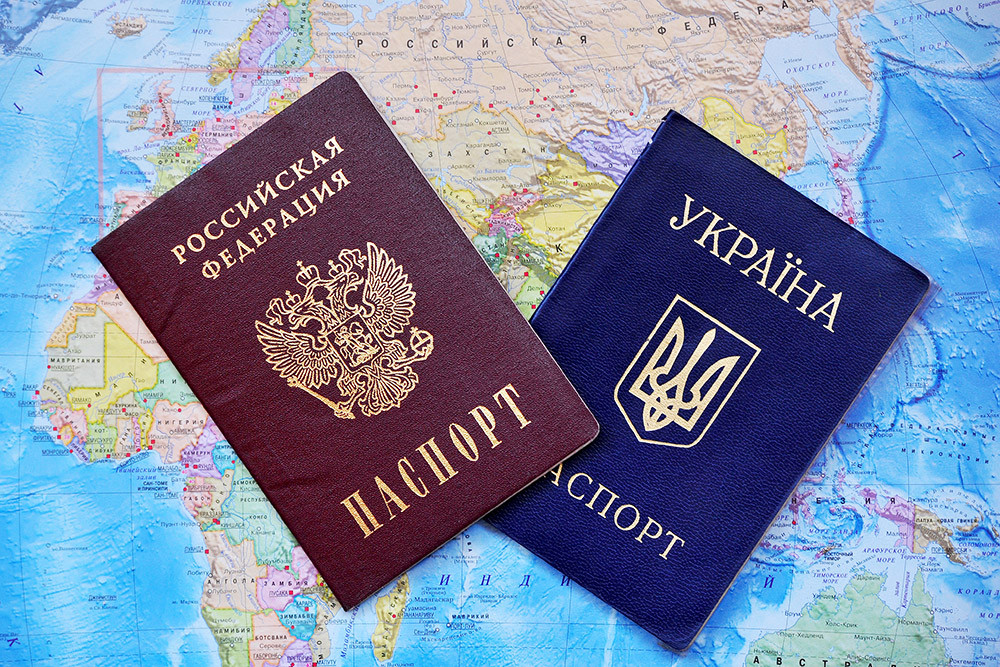 Украинцы бегут в Крым по поддельным российским паспортам