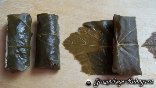 Долма с морковью и пряным томатным соусом (8)