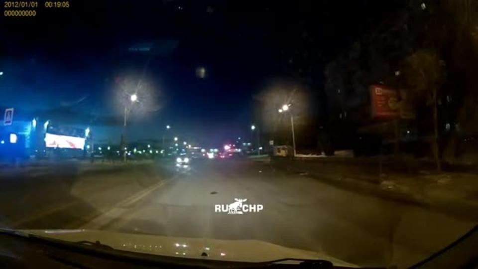 Видео: в Магнитогорске пьяный водитель BMW сбил пешехода