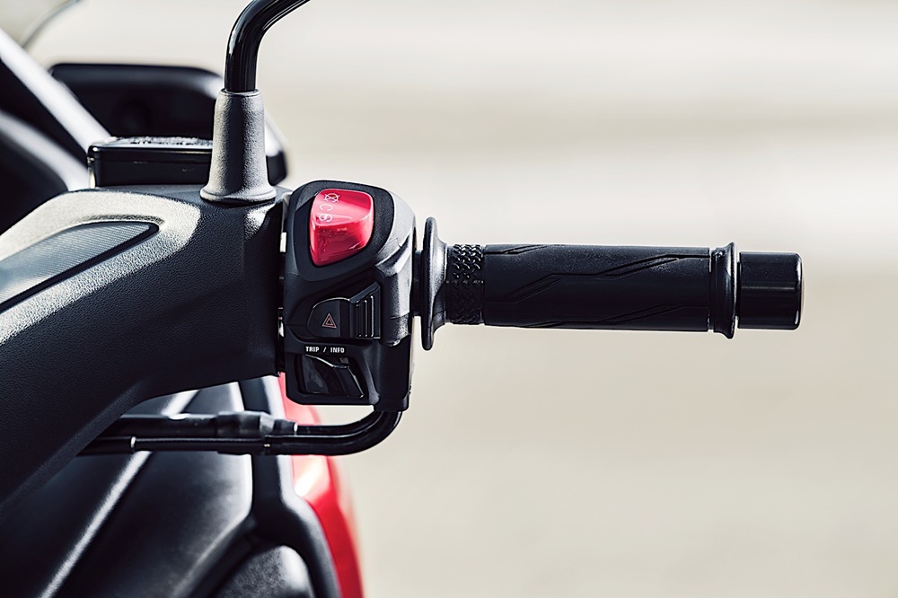 Скутер Yamaha X-MAX 125 2018