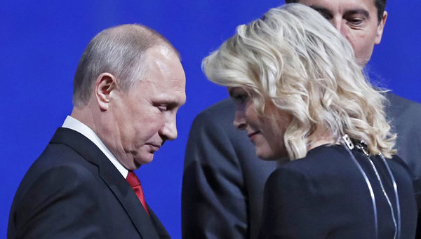 Реакция американцев на интервью NBC: «Мегин влюблена в Путина» Реакция американцев на интервью NBC: «Мегин влюблена в Путина»