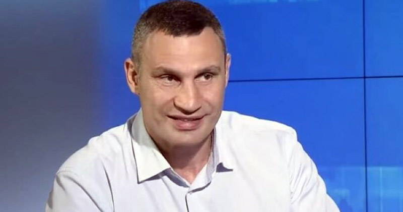 Никогда такого не было и вот опять: Кличко вновь подвел язык на телевидении Никогда такого не было и вот опять: Кличко вновь подвел язык на телевидении
(2 фото + 1 видео)
