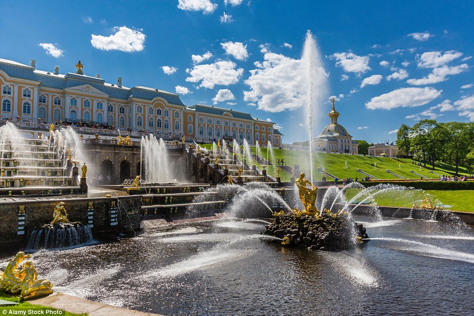 Дворцово-парковый ансамбль Петергоф
