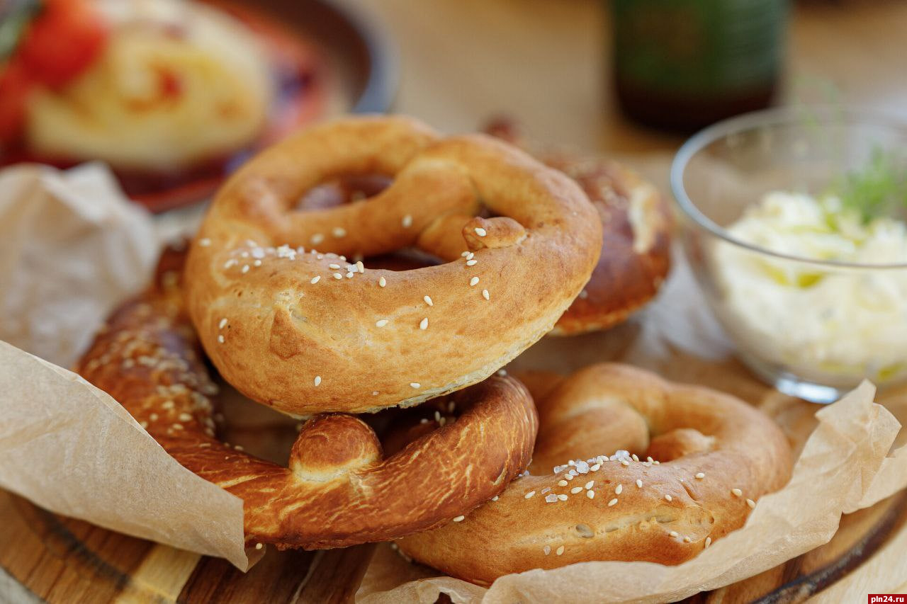 Диетолог объяснила, почему зимой тянет на жирное и сладкое