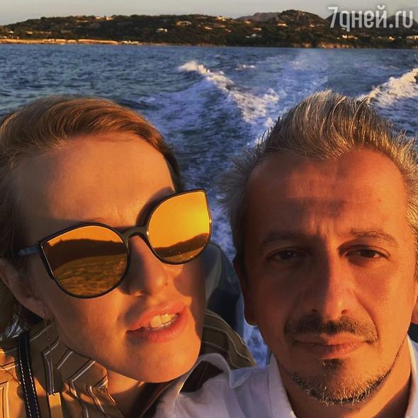 300 гостей и 12 млн за стол: стали известны подробности свадьбы Собчак и Богомолова