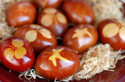 Яйца, сваренные в луковой шелухе Яйца, сваренные в луковой шелухе