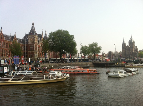 http://minsk-amsterdam.com/wp-content/uploads/2016/02/boats-station-600.jpg