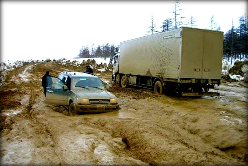 Вам лучше пристегнуться: 15 самых опасных дорог в мире