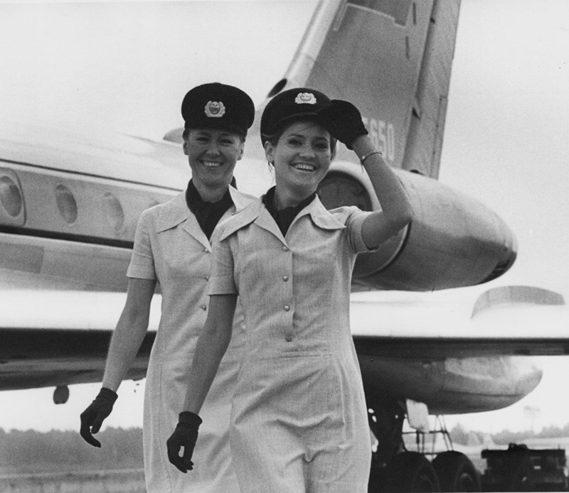 64 ГЕНИАЛЬНЫХ ФОТОГРАФИИ СОВЕТСКОЙ ЭПОХИ «Стюардессы». 1970 год. Фото: Андрей Князев