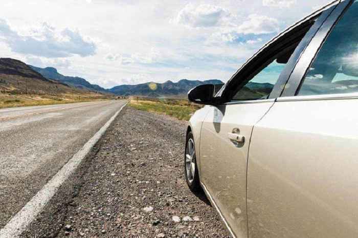 На обочине дороги лучше не ночевать/ Фото: autoassa.ru На обочине дороги лучше не ночевать/ Фото: autoassa.ru