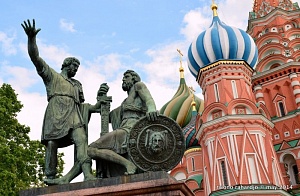 Пора быть русским, а не просоветским… Пора быть русским, а не просоветским…