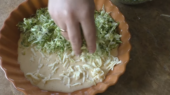Заливной пирог с кабачком и капустой Пирог, Заливной пирог, Вкусно, Другая кухня, Рецепт, Приготовление, Тесто без дрожжей, Видео, Длиннопост, Кулинария