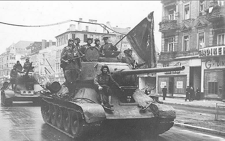 Мультатули Петр: В тот день когда взяли Берлин и фотографии Берлина 1945 Мультатули Петр: В тот день когда взяли Берлин и фотографии Берлина 1945