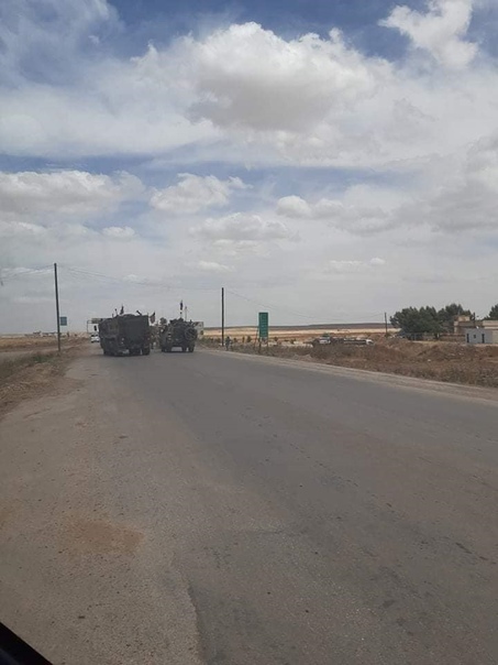 Российские военные показали американскому патрулю, кто в Сирии хозяин